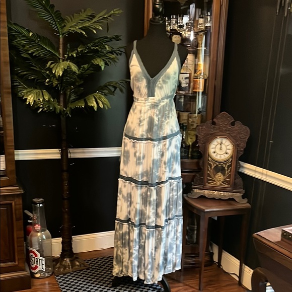 Rue21 Dresses & Skirts - NWOT Boho festival Blue Tie-Dye Maxi Dress